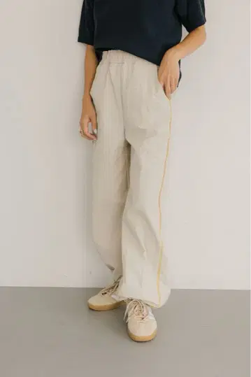 [ 새상품 ] CAVEZA ROSSO 더블라인 타프타 팬츠 베이지