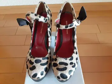 새상품 SIERA LEONE 레오파드 하이힐 사이드 리본 펌프스