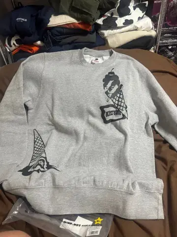 ICECREAM 아이스크림 콘 맨투맨 L 사이즈