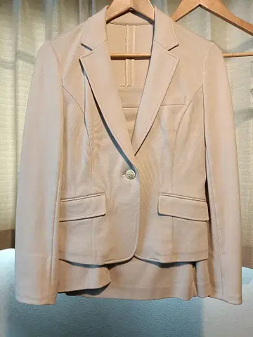 베이지 스커트 수트 셋업