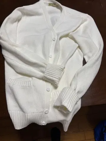 화이트 니트 가디건
