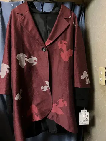 스누피 프린트 테일러드 코트 가격 인하!