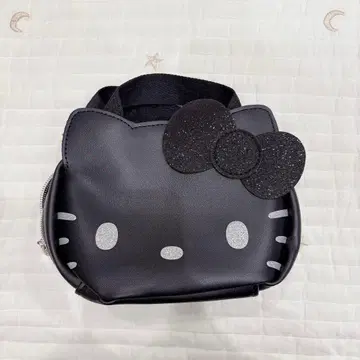 헬로키티 x 브릴미 콜라보 파우치