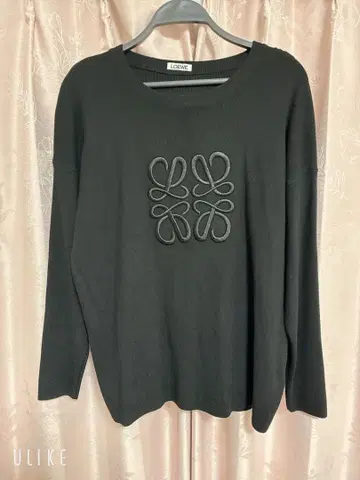 블랙 니트 스웨터 병행