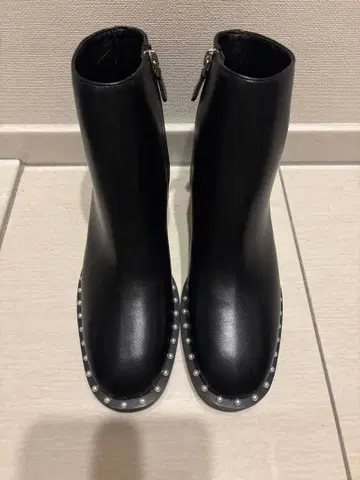 미사용 새상품 아키론 x Donoban 펄 숏부츠 M 사이즈