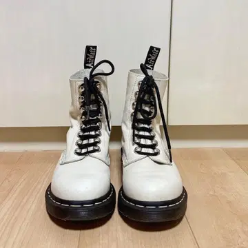 [레어] 닥터마틴 화이트 8홀