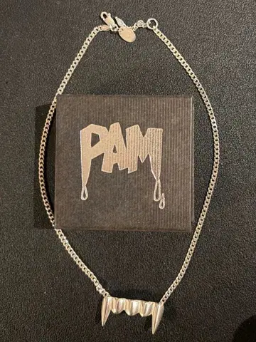 PAM FANG 이빨 목걸이