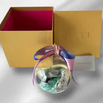 에밀리오 푸치 크리스마스 볼 박스 포함