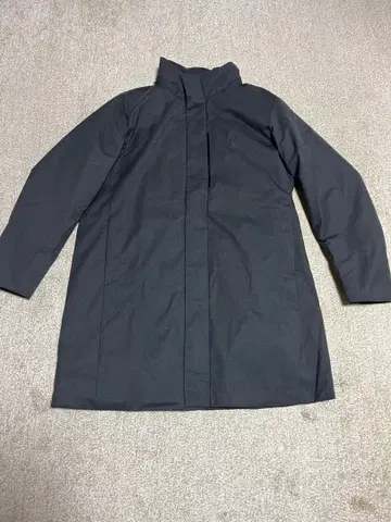 유니클로 하이브리드 다운 코트