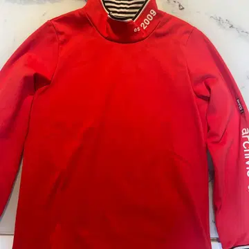 es 2009년제 레드 하이넥 셔츠