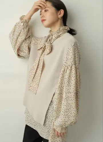 CADUNE 카듀네 보타이 도킹 니트 도트