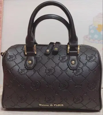 Maison de FLEUR 모노그램 큐리오 숄더백