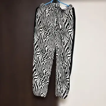 드럭 스토어즈 모프마누르