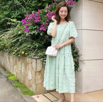 메종 마블 민트 그린 반팔 티어드 원피스