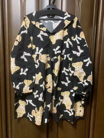 핑크하우스 곰 리본 프린트 블라우스