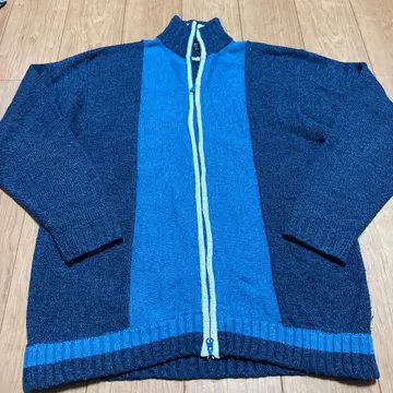 XL 블루 계열 니트 스웨터 지퍼 포함