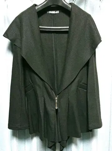 [ 미사용 새상품 ] 순모 후드 부착 모스그린 자켓