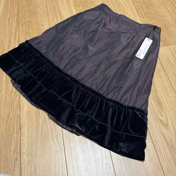 새상품 택 포함 슈퍼뷰티 벨로아 도킹 스커트