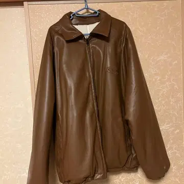 인 브라운 가죽 자켓