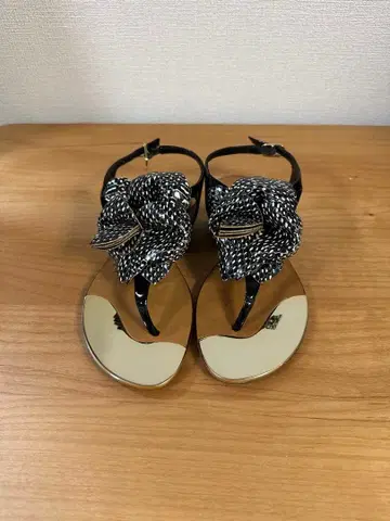 미사용 새상품 샌들 꽃 블랙 골드 페탄코 desert rose