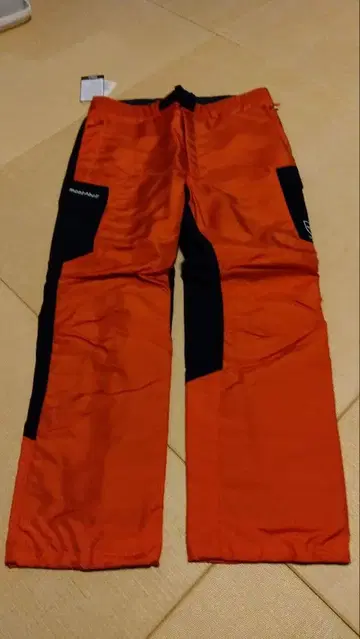 미사용 새상품 mont-bell 체인소 팬츠 사이즈 M-S