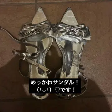 실버 리본 포함 스틸레토 하이힐 샌들