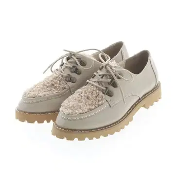 베이지 레이스업 신발