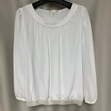 쿠미쿄쿠 KUMIKYOKU 백 오픈 블라우스 6호 옅은 스카이블루