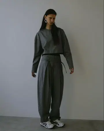 lohen 바이컬러 컷오프 풀오버. 턱 팬츠 셋업