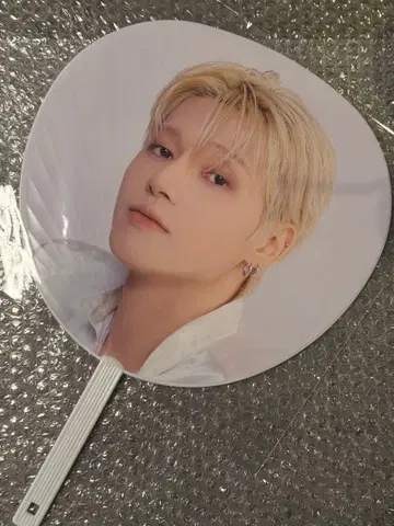 ATEEZ 아치즈 IN YOUR FANTASY 부채 우영 새상품