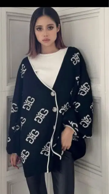 gyda 로고 가디건