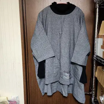 드럭 스토어즈 스트라이프 돌먼 소매 튜닉