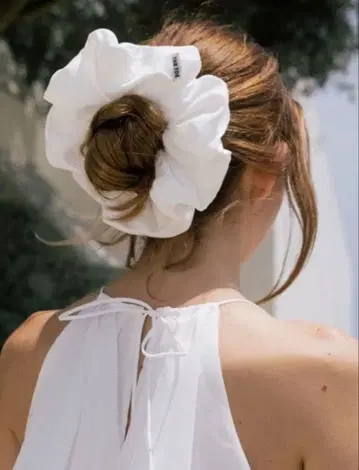 THE TOE 화이트 스크런치