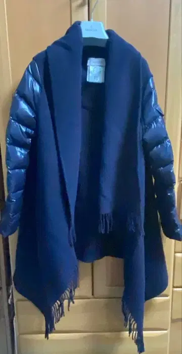 MONCLER 네이비 판초 M 사이즈
