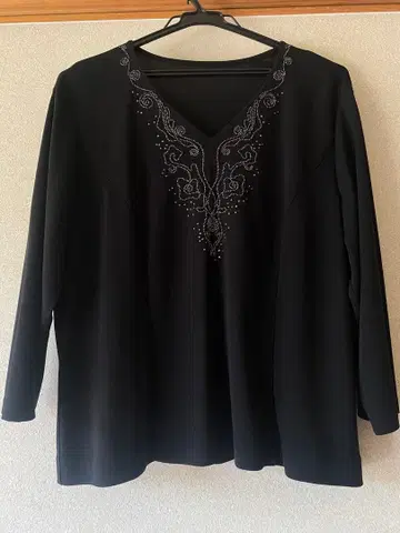 LAPINE 블랙 자수 튜닉 17