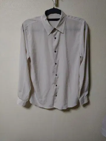 GOSTAR DE FUGA 드레이프감 긴팔 셔츠