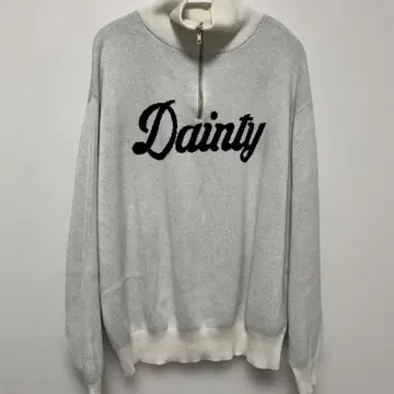Dainty 자수 하이넥 집업 맨투맨