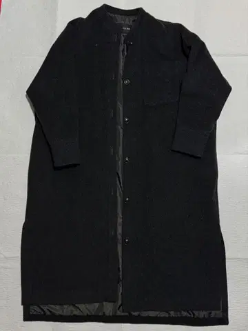 미즈이로 인드 차콜 그레이 블랙 노카라 롱 코트