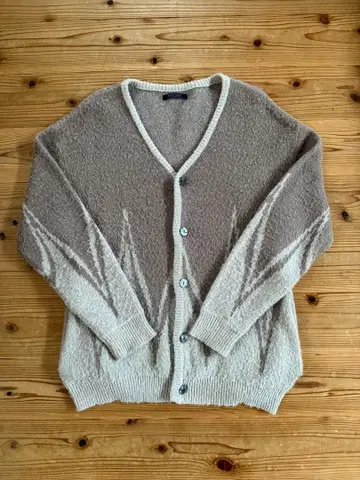 modemdsign 모뎀디자인 베이지 계열 V넥 니트 가디건