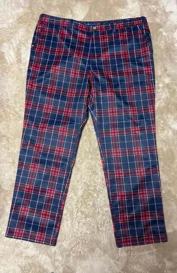 체크 무늬 남성 바지 골프용