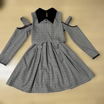 그레이 계열 체크 오프숄더 원피스