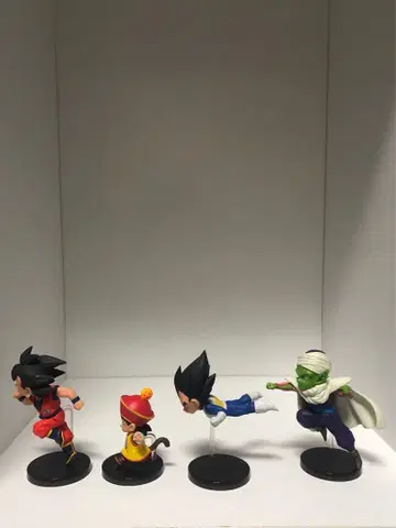 드래곤볼 월드 컬렉터블 피규어 4체 세트