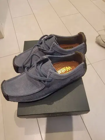 Clarks Wallabee 그레이 로퍼