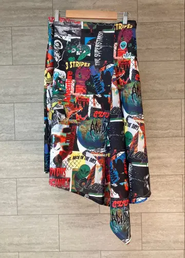[ adidas ] 컬러풀 그래픽 비대칭 스커트