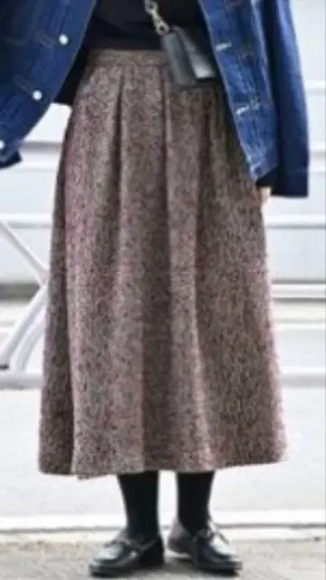 트위드 턱 스커트