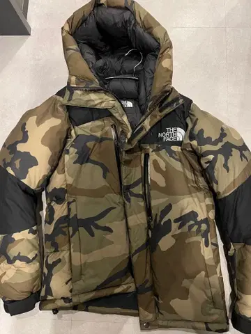 THE NORTH FACE 카모플라쥬 다운 자켓