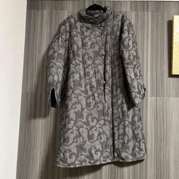 럭셔리! 그레이 자카드 무늬 롱 퀼팅 코트 미사용