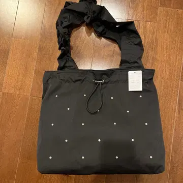 비쥬 장식 프릴 디자인 숄더백