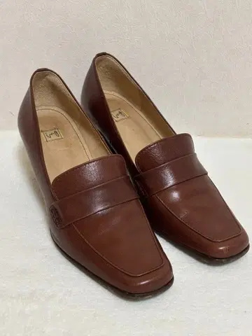 새상품급 ing 잉그 로퍼 펌프스 브라운 가죽 신발 가죽 23cm