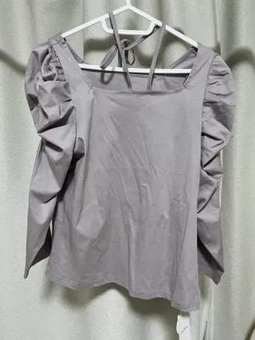 [택 포함] AND COUTURE 홀터 리본 크로스넥 티셔츠